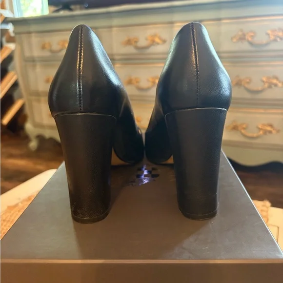 Vince Camuto Classic Black Heels - Picture 5 of 9